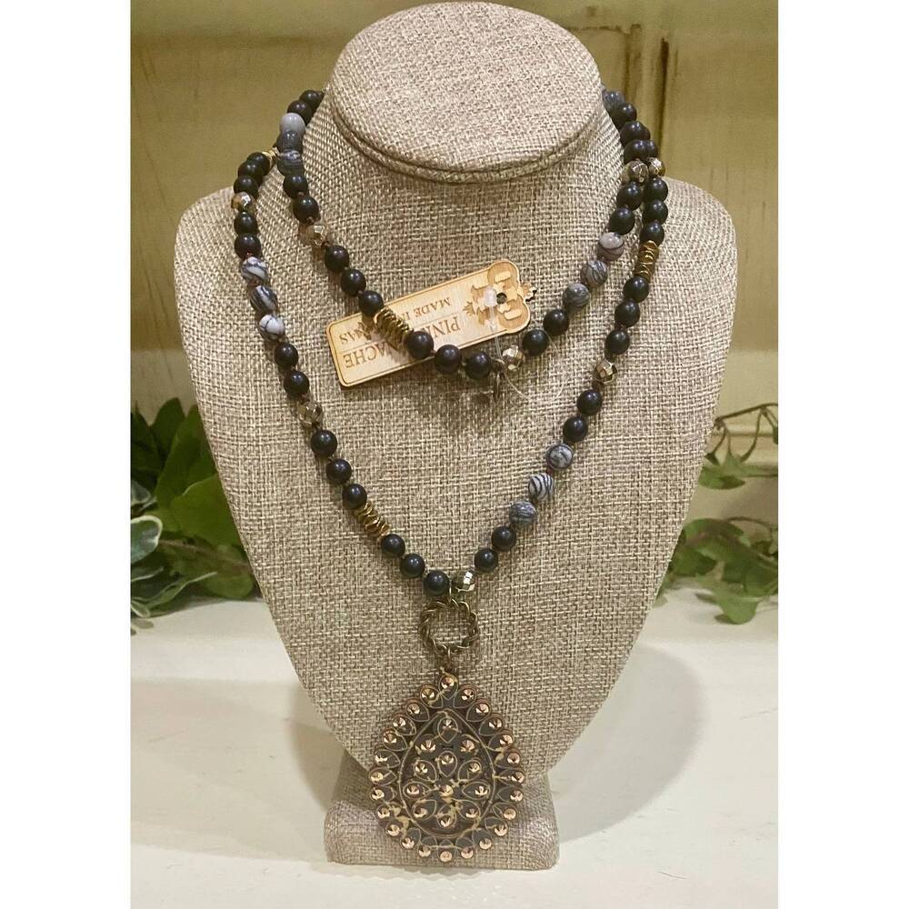 NEW PINK PANACHE crackle wood santa fe pendant necklace in black